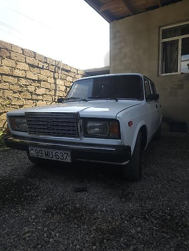 celiloglu elaqe nomresi: VAZ 2107, ağ rəng, sedan gövdə. Xüsusiyyətlər: - Klassik “07” — 3