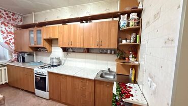 прикроватные тумбочки в стиле прованс: Кухонный гарнитур, выполненный в классическом стиле, включает в себя