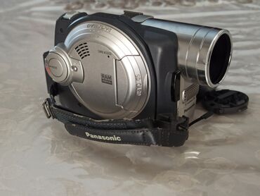 Видеокамеры: Видеокамера Panasonic vdr-m50 
оптический зум 18х
цифровой зум 500х