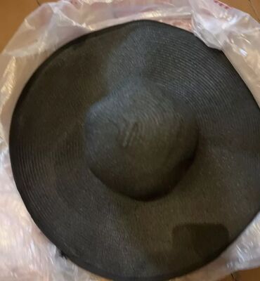 Костюмы с юбкой: Шапки стильные шерсть трикотаж Турция 200-300 сом отл сост витрина — 16