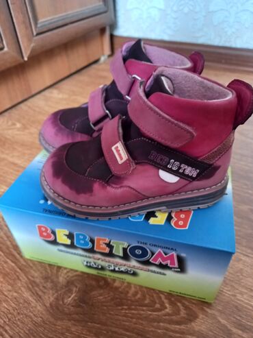 детская обувь зима: Продаю Б/У детские ботинки фирмы BEBETOM 25 размера. Помыла и цвет