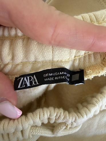 de facto farmerke: ZARA Straight Plush Trousers – ženske trenerke ravnog kroja - Model — 2