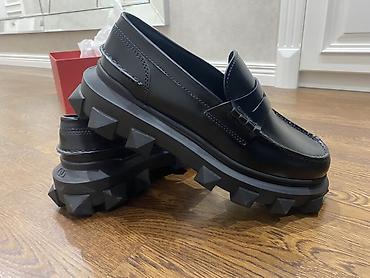 Ayaqqabılar: 900 manat Valentino kiwi ayaqqabisi hec geyinilmiyib hediyye verilib — 3