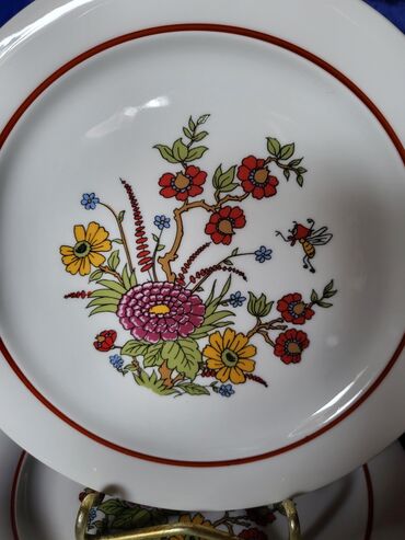 Kuhinjski setovi: Tanjiri vintaz,novi porcelanski. Tanji novi,sve na njima odsjaj od — 6