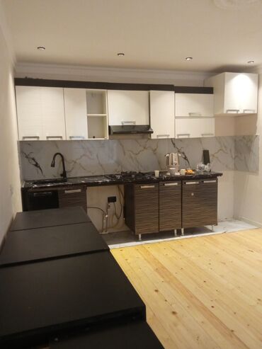 Uzunmüddətli kirayə mənzillər: İcarəyə/verilir: 2-i mərtəbəli həyət evinin 1-ci mərtəbəsi Tam — 11