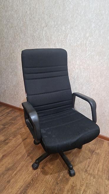 Ofis oturacaqları: Fırlanır, hündürlük ayarı var Az istifadə olunub Ünvanı. Nzs Babək — 3