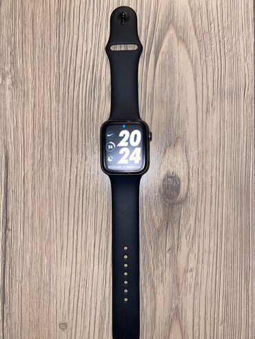 apple watch 4 44 купить: Apple Watch 4. 44 mm в хорошем состоянии. на экране есть защитная