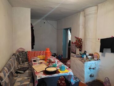 дом барачного типа: 42 м², 3 комнаты, Требуется ремонт Без мебели