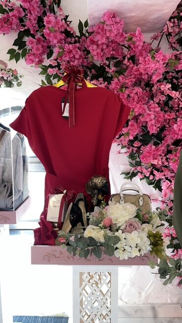 Xonça: Barbie xonça dəsti satılır. Dəstə 15 ədəd xonça daxildir. İdeal — 11