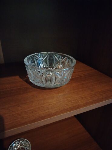 Digər dəstlər və servizlər: Kəsma şüşədən dekorativ qab dəsti - Material: qalın, şəffaf kəsma -da lalafo.az — 3 Digər dəstlər və servizlər: Kəsma şüşədən dekorativ qab dəsti - Material: qalın, şəffaf kəsma — 3
