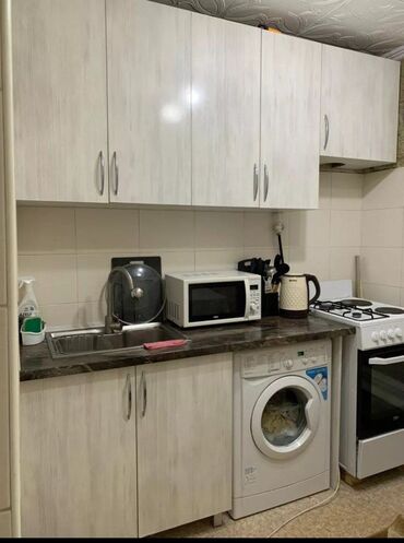 2 ком кв в бишкеке: 2 комнаты, 44 м², 104 серия, 2 этаж, Косметический ремонт