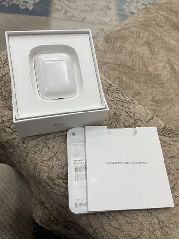 airpods 4 qiymeti: Apple Airpods 1 Şəkildəki kimi qulaqcıqlar, case, qutusu və sənədlərin