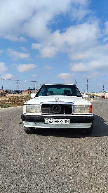 bmw e39 m: Mercedes-Benz 190 (W201) sedan – ağ rəng Xarici: - Klassik W201 — 1