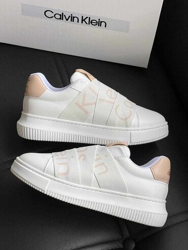 Women's Sneakers and athletic shoes: Calvin Klein, 38 — 5