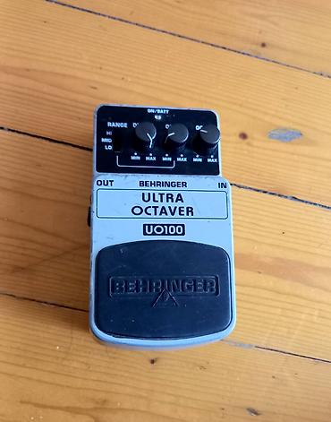 gitara pedalı: Gitara ve klarnet üçün oktaver yaxşi veziyyetde — 1