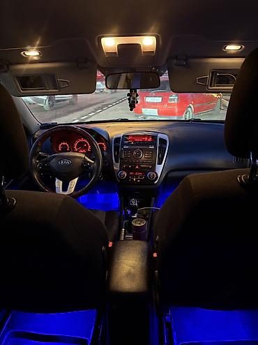 Kia: Kia Ceed: 2012 г., 1.6 л, Механика, Бензин, Хэтчбэк — 5