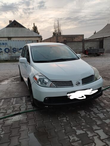 Nissan: Nissan Tiida: 2010 г., 1.8 л, Автомат, Бензин, Хетчбек