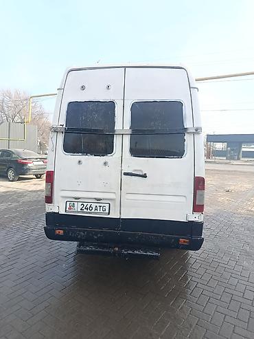 Легкий грузовой транспорт: Легкий грузовик, Mercedes-Benz — 5