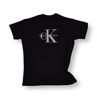 Crna muška majica kratkih rukava sa printom “CK Calvin Klein” na