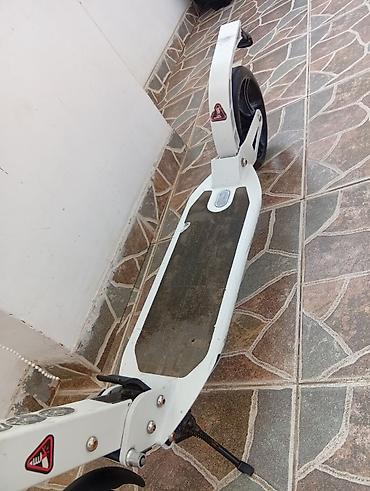 xiaomi scooter 5 lite: Şəhər/skuterlər üçün yığcam mexaniki skuter - Rəng: ağ çərçivə, qara — 5