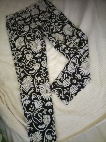 Pantalone: M, Ravne nogavice — 9