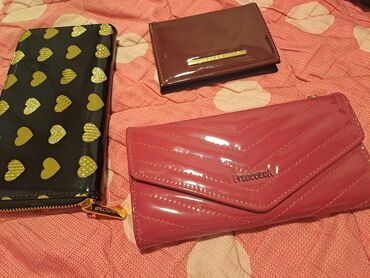 mona novčanici muški: Women's wallet, H&M, Material: Patent leather