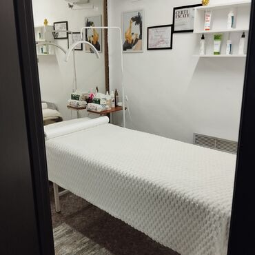 сдаю кафе на иссык куле: Ижарага берем Салондогу кабинет, 10 кв. м, Каш чебери үчүн, Лешмейкер үчүн, Шугаринг, эпиляция үчүн