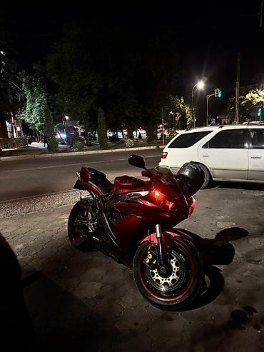 мотоциклы 200 куб: Спортивный мотоцикл Yamaha YZF-R1 (поколение YZFR1) в красном цвете — 4