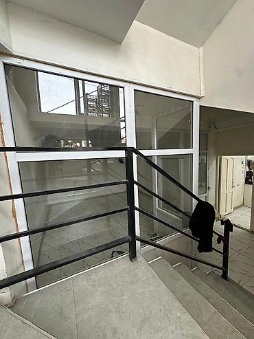 Аренда зданий: 2, 3 этаж и подвал, Сдается коммерческое помещение. 2 (110 кв), 3 — 9