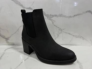 Gležnjače: Ženske zimske čizme – više modela - Topla crna čizma od brušene kože — 16