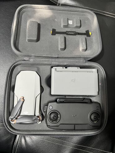 чехол на 13 про: DJI Mini SE Fly More Combo — это компактный и легкий дрон, идеально