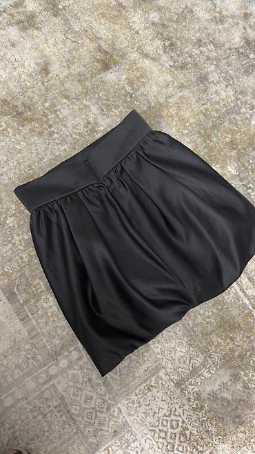 Юбка ZARA, модель с широкой посадкой на талии и мягкими драпировками