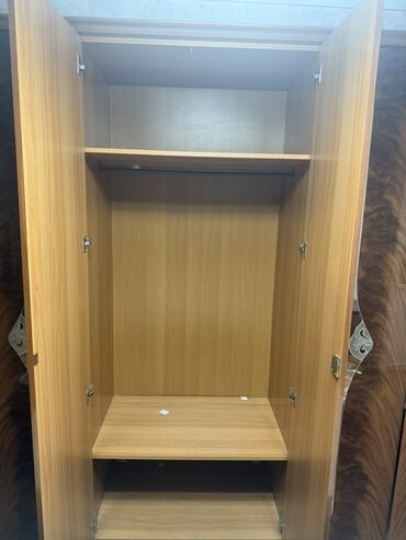 Спальные гарнитуры: Спальный гарнитур, Б/у, Двуспальная кровать, Шкаф, Комод, Италия, цвет - Коричневый — 9