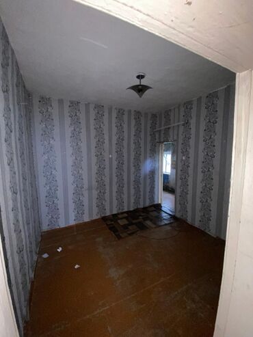 частный дом в районе кызыл аскер: 70 м², 3 комнаты, Подвал, погреб, Забор, огорожен