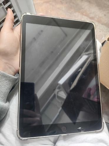 дешёвые айпады: Планшет, Apple, память 64 ГБ, 10" - 11", 4G (LTE), Б/у, Классический цвет - Серый — 1
