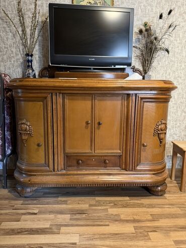 Masa və oturacaq dəstləri: Mətbəx üçün, Dördbucaq masa, 6 stul — 6