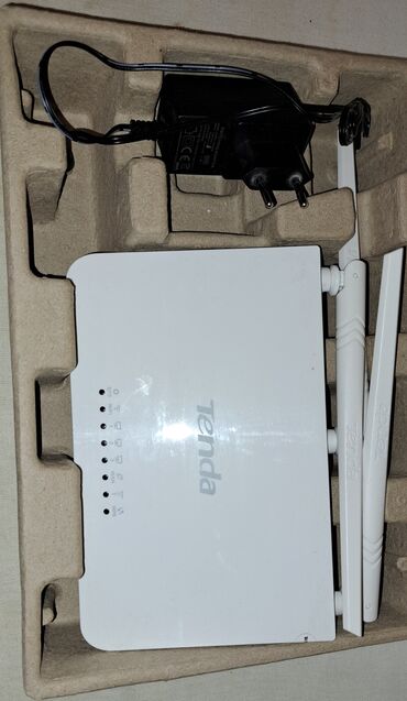 fiber optik modem: Wi-fi modem. TENDA. Model F3. Cin istehsali