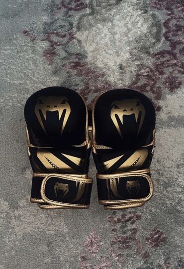 тактические перчатки: Перчатки для единоборств Venum (стиль Snake, черно‑золотые) - Тип
