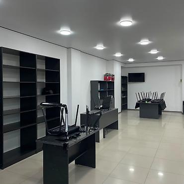 Продаю коммерческое помещение 12-мкр по Бетонке. Площадь 70м². Первая lalafo.kg да Продаю коммерческое помещение 12-мкр по Бетонке. Площадь 70м². Первая