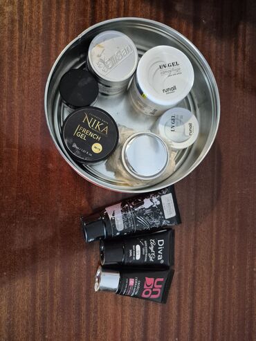 Digər gözəllik və estetika cihazları: Dirnaq avadanliqlari. Buna daxildir laklar,dirnaq qurudan,dirnaq yonan — 5