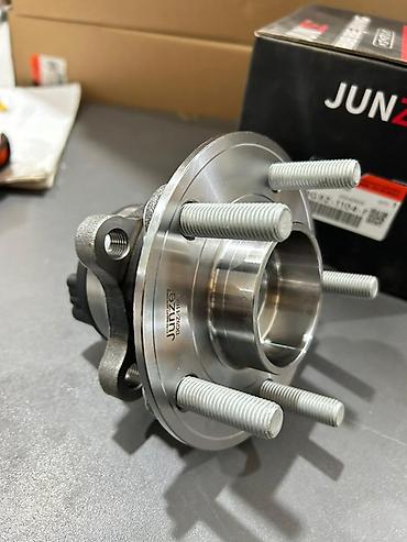 radius teker merkezi: DG9Z-1104-F – Arxa Stupitsa (Ford Fusion) Alternativlər: * Arxa — 3