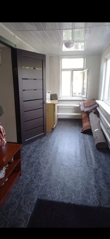 барачный дом каракол: 55 м², 3 комнаты, Парковка, Сарай, Забор, огорожен