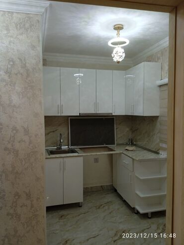 Həyət evləri və villaların satışı: 3 otaqlı həyət evi – tam mebelli - Zal: geniş işıqlı otaq, dekorativ — 3