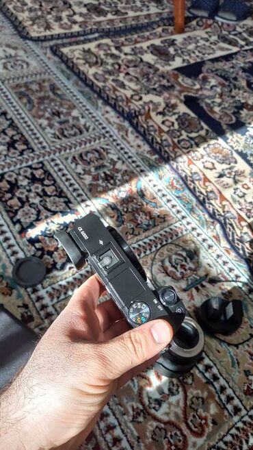 Fotokameralar: Sony alpha 6000 пробег 9500 в отличнлм состоянии! В комплект входят — 4