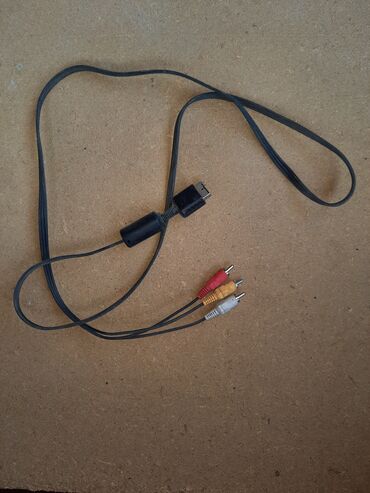 x plata: Playstation 2 Av kabeli satilir. Av Rca kabeli