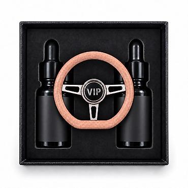met: VIP yazılı sükan formalı hava təravətləndiricisi — 2 × 10 ml ətirlə — 4