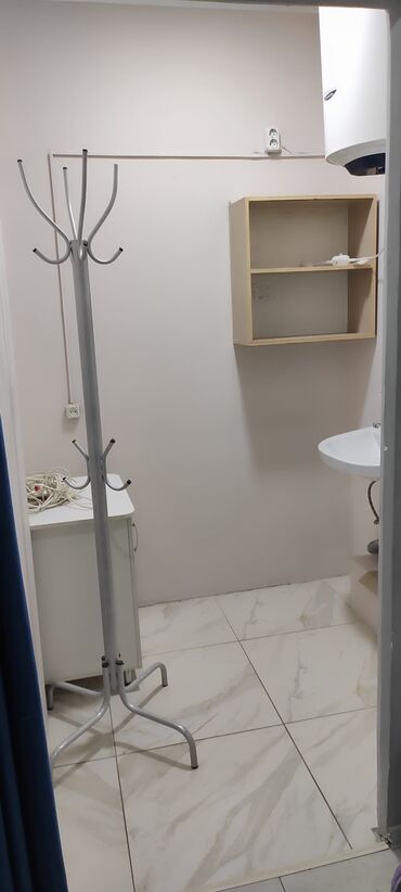 Помещения свободного назначения: Сдается коммерческое помещение, оборудованное под салон красоты. С — 3