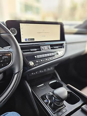 Lexus: Lexus ES: 2023 г., Бензин, Седан — 18