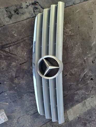 решетки на авто: Mercedes-Benz Б/у, Оригинал