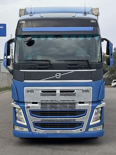 грузовой тягач седельный: Тягач, Volvo, Тентованный — 9